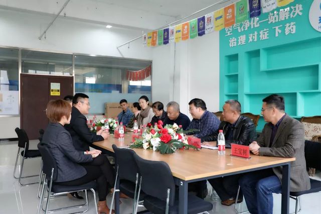 總工會領(lǐng)導(dǎo)蒞臨乾港 總工會領(lǐng)導(dǎo)蒞臨乾港