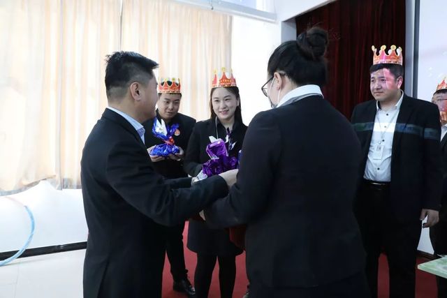 乾港生日會(huì) 乾港生日會(huì)